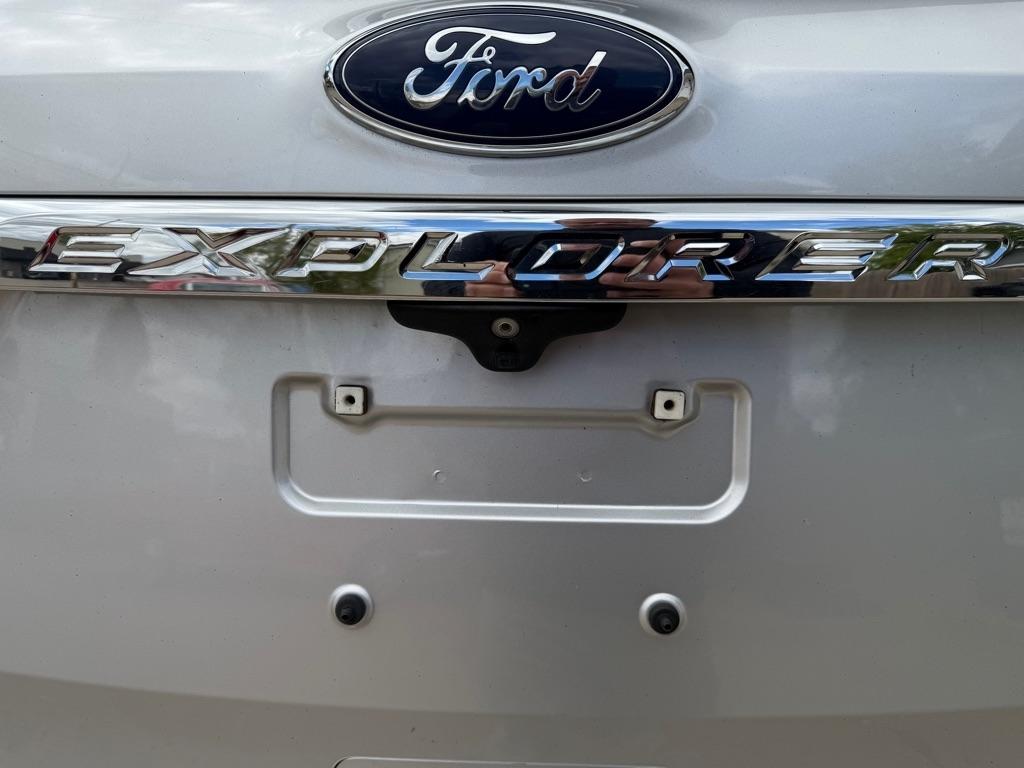 Ford Explorer Base 4WD 2016
