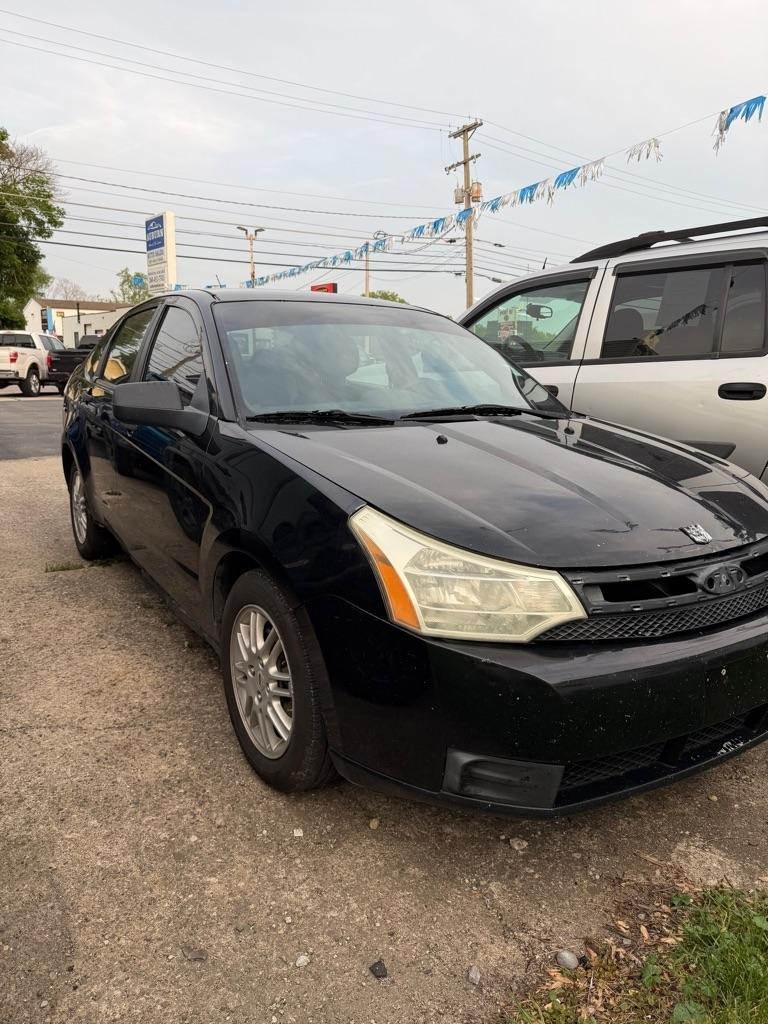2010 Ford Focus SE's photo
