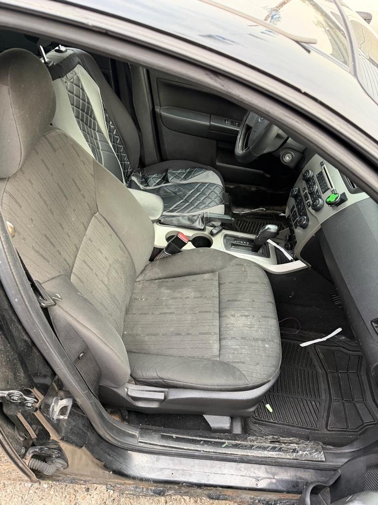 Ford Focus SE Sedan 2010