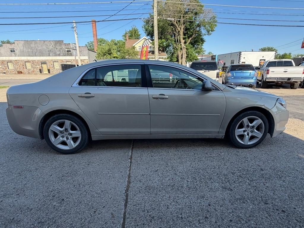 Chevrolet Malibu LS 2011