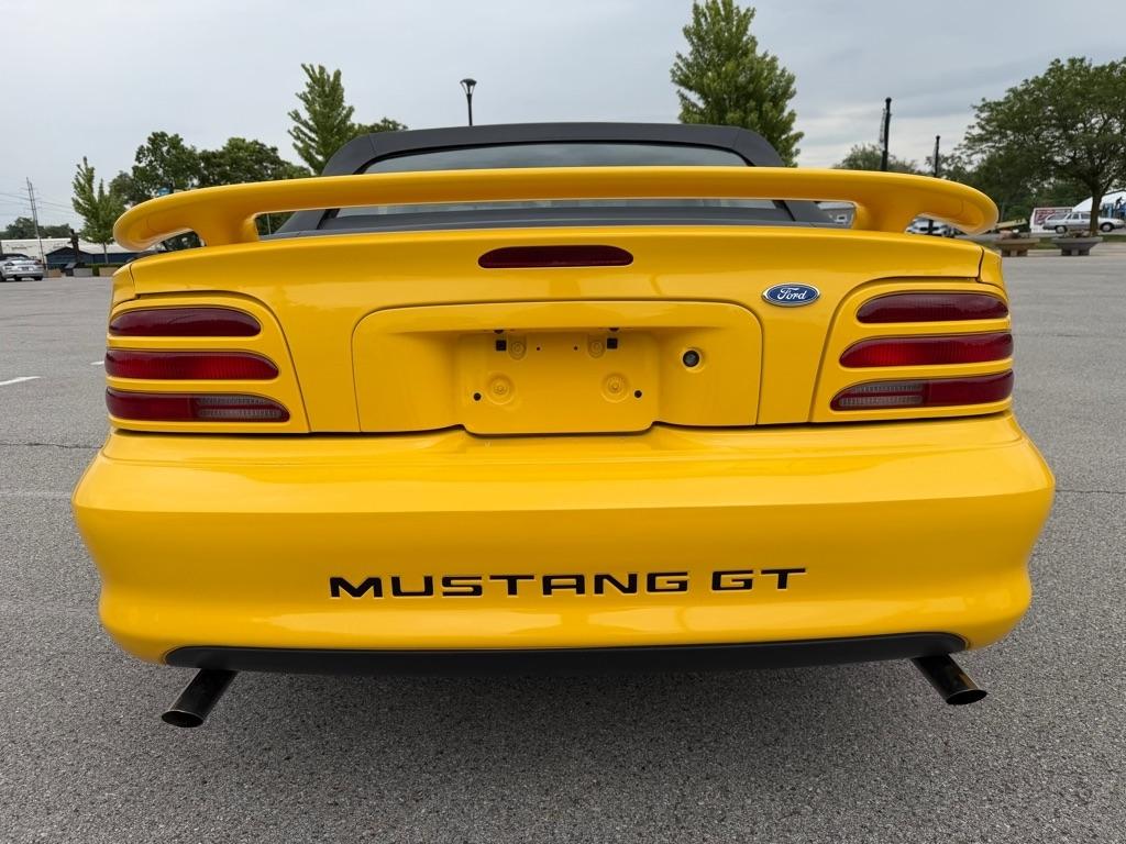Ford Mustang GT convertible 1995