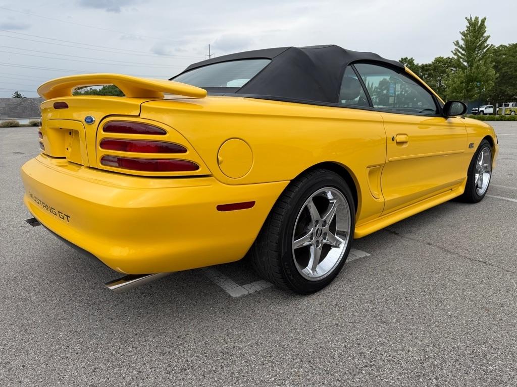 Ford Mustang GT convertible 1995