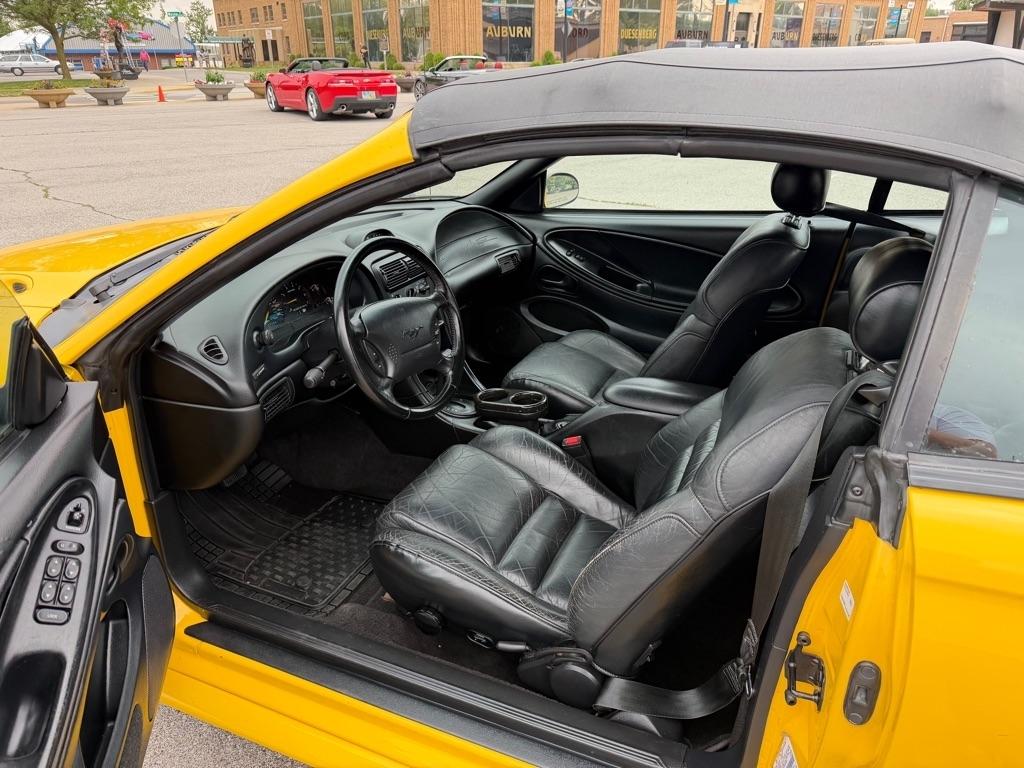 Ford Mustang GT convertible 1995