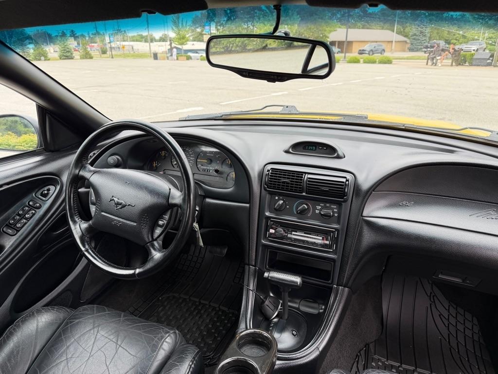 Ford Mustang GT convertible 1995