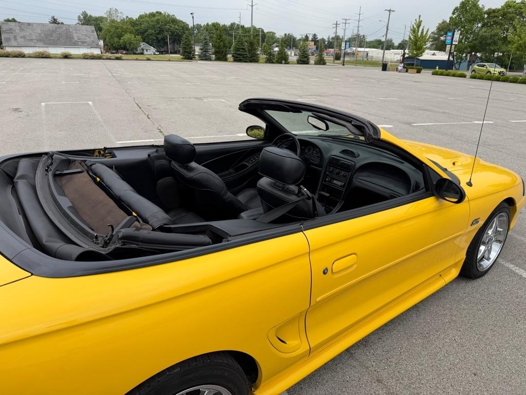 Ford Mustang GT convertible 1995