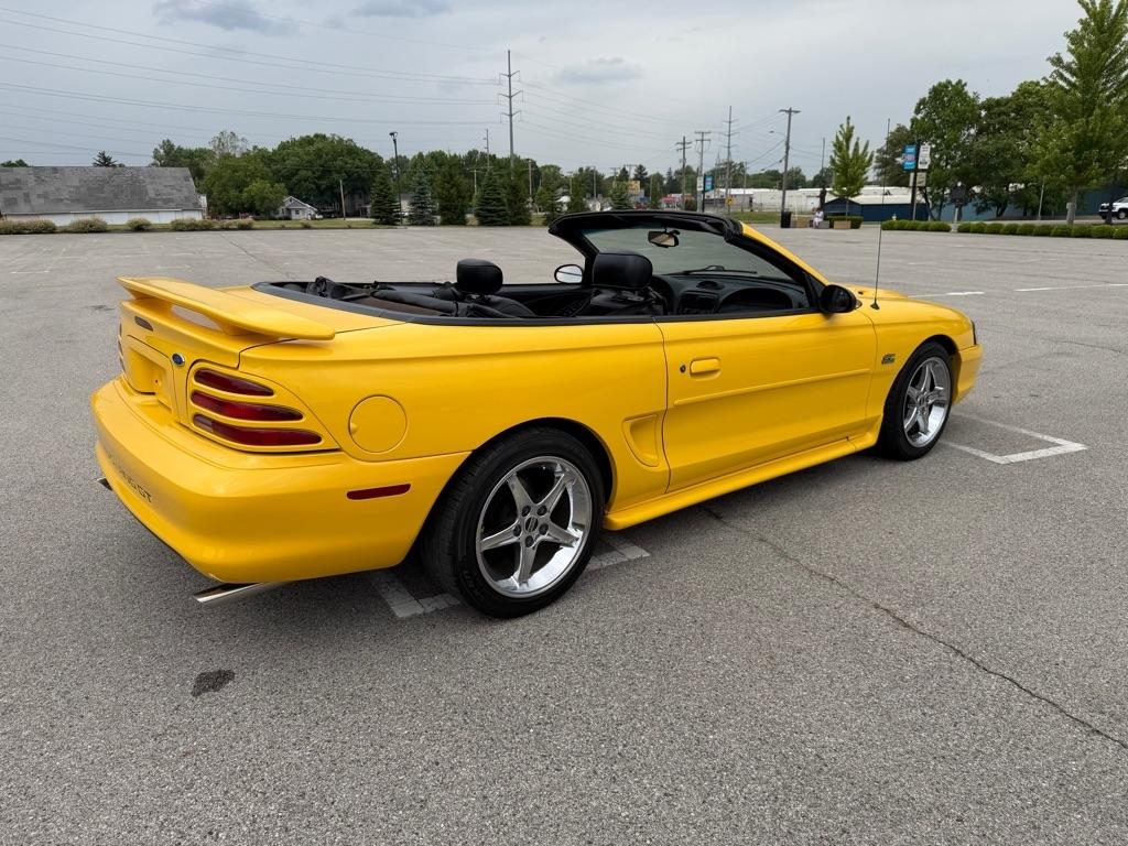 Ford Mustang GT convertible 1995