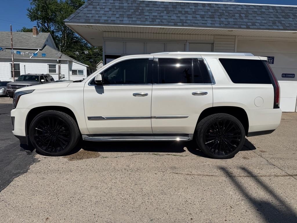Cadillac Escalade Luxury 4WD 2015