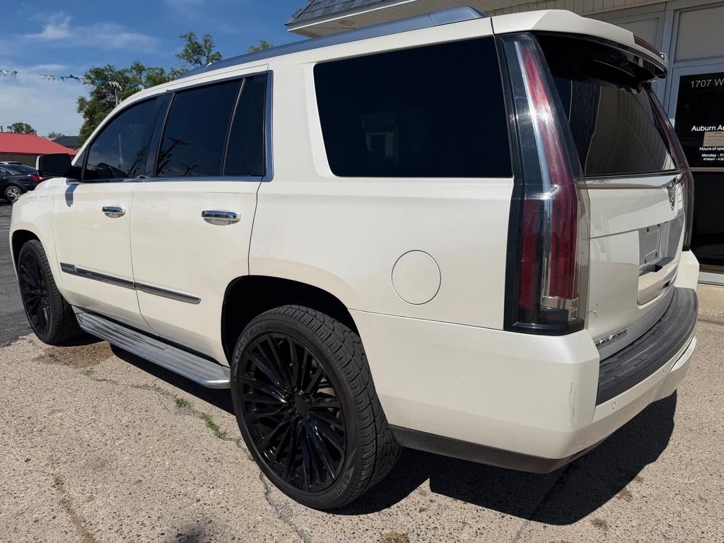Cadillac Escalade Luxury 4WD 2015