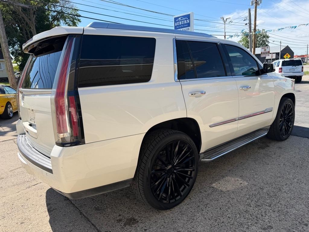 Cadillac Escalade Luxury 4WD 2015