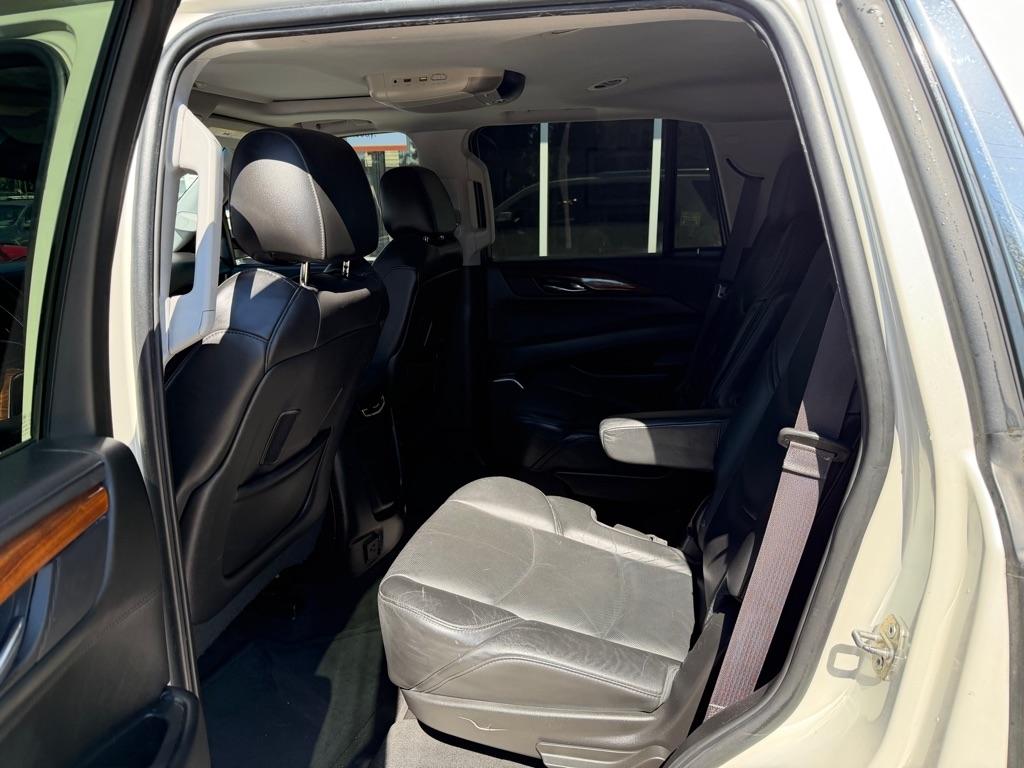 Cadillac Escalade Luxury 4WD 2015