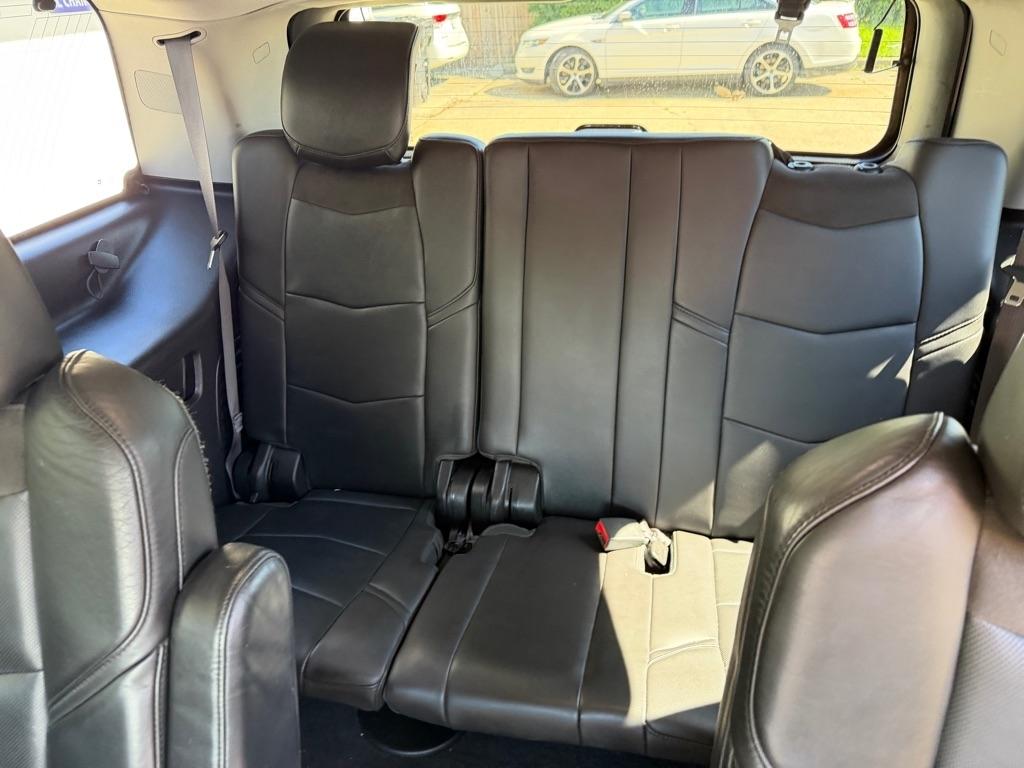 Cadillac Escalade Luxury 4WD 2015