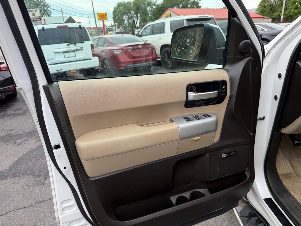 Toyota Sequoia Plantium 4WD 2008