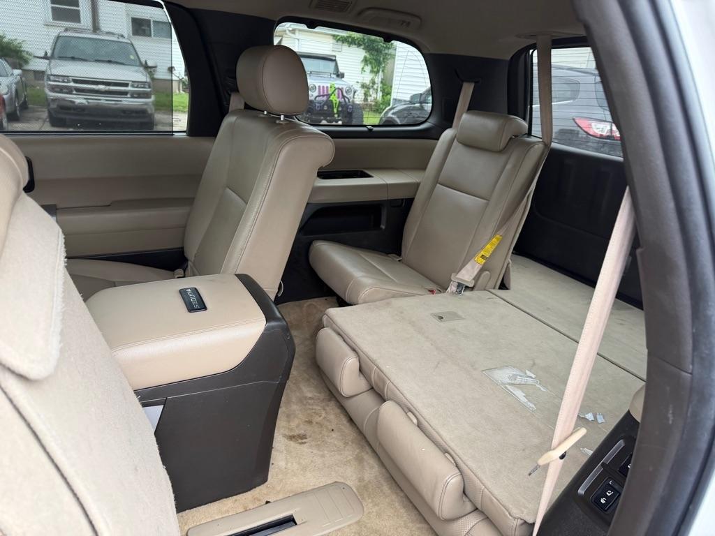 Toyota Sequoia Plantium 4WD 2008