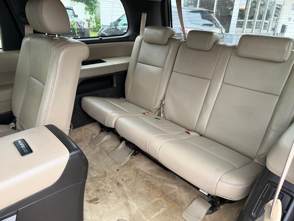 Toyota Sequoia Plantium 4WD 2008