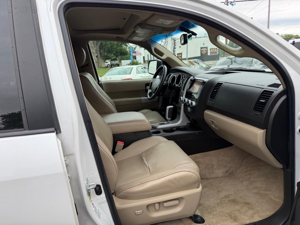 Toyota Sequoia Plantium 4WD 2008