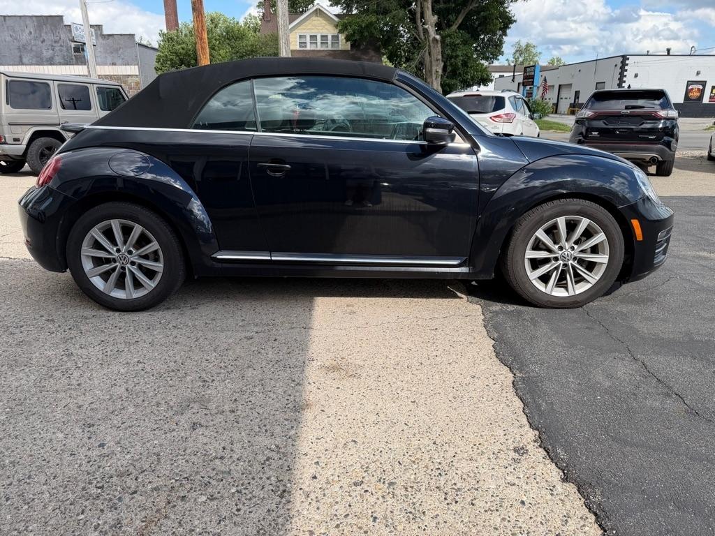 Volkswagen Beetle 1.8T SEL Convertible 2017