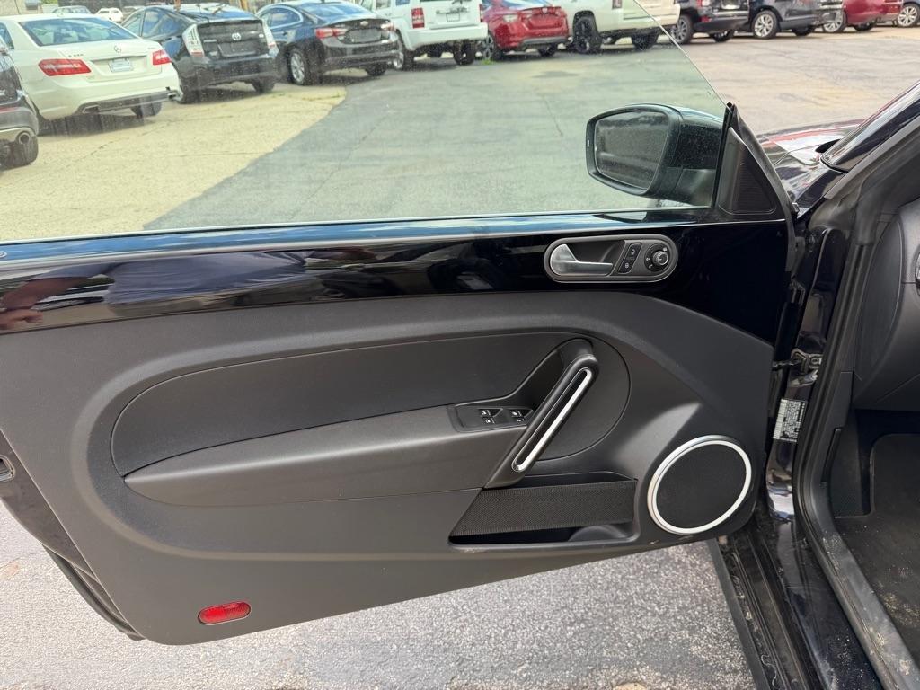 Volkswagen Beetle 1.8T SEL Convertible 2017