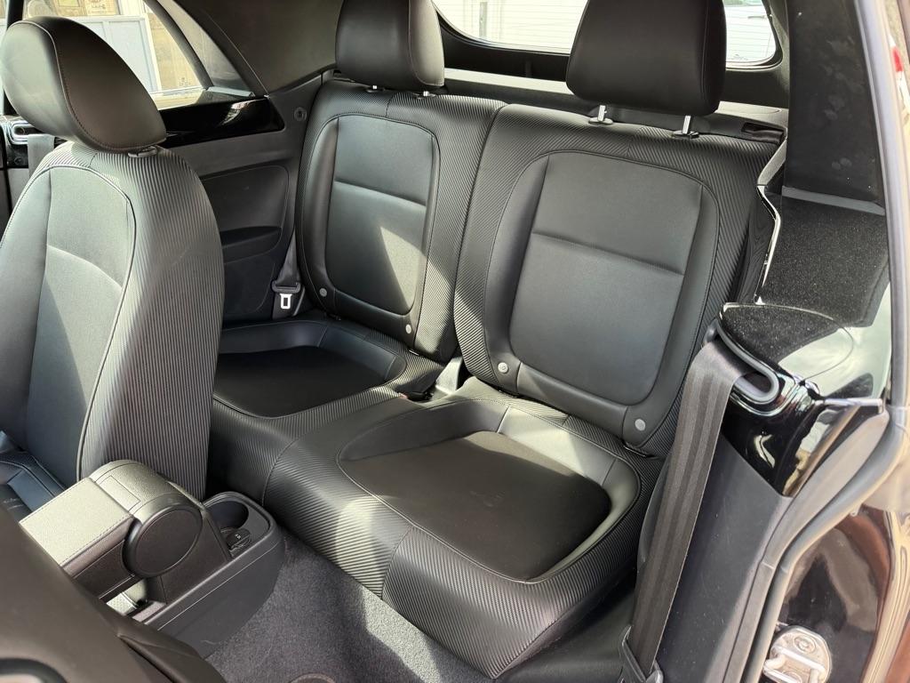 Volkswagen Beetle 1.8T SEL Convertible 2017