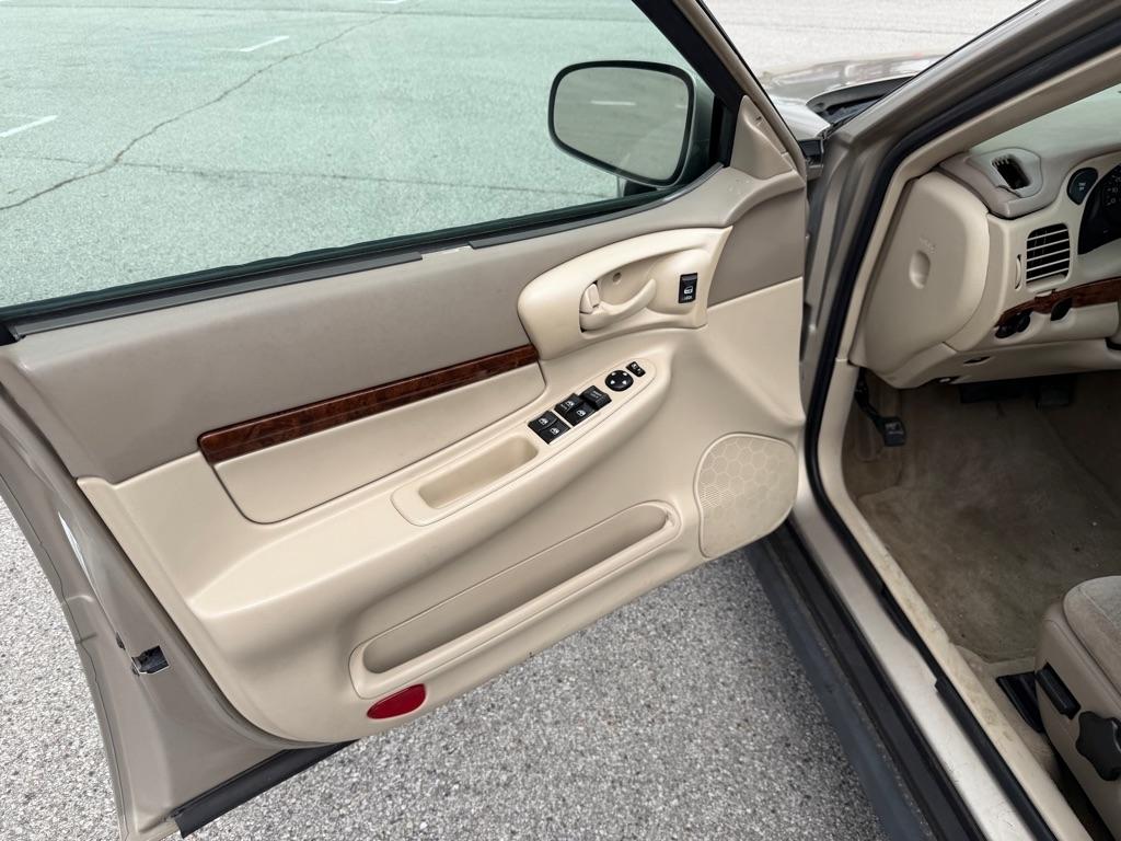 Chevrolet Impala Base 2003
