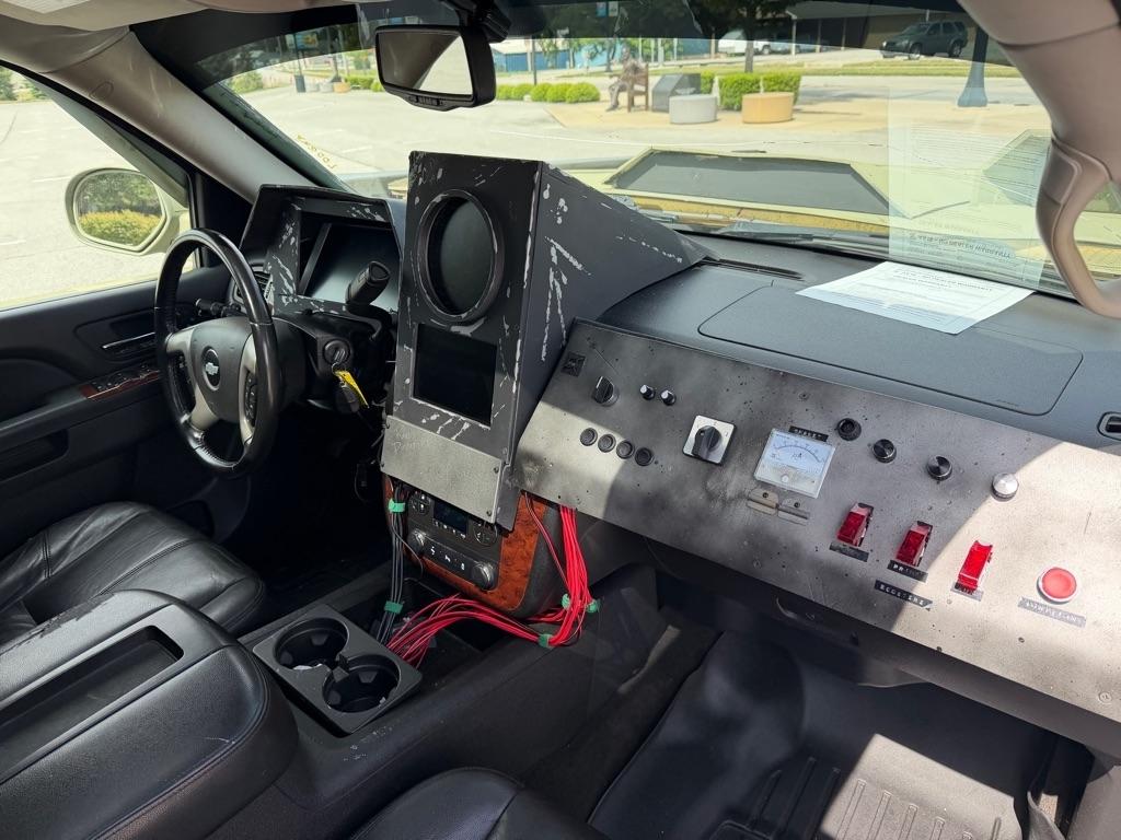 Chevrolet Suburban LT 1500 4WD 2012