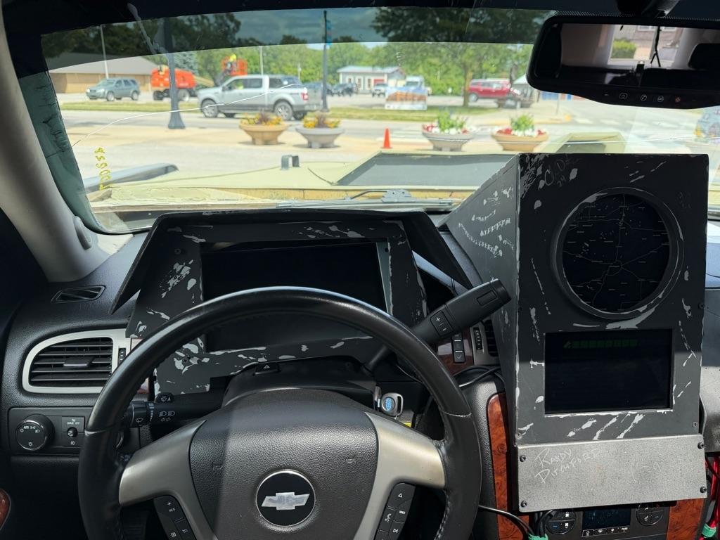 Chevrolet Suburban LT 1500 4WD 2012