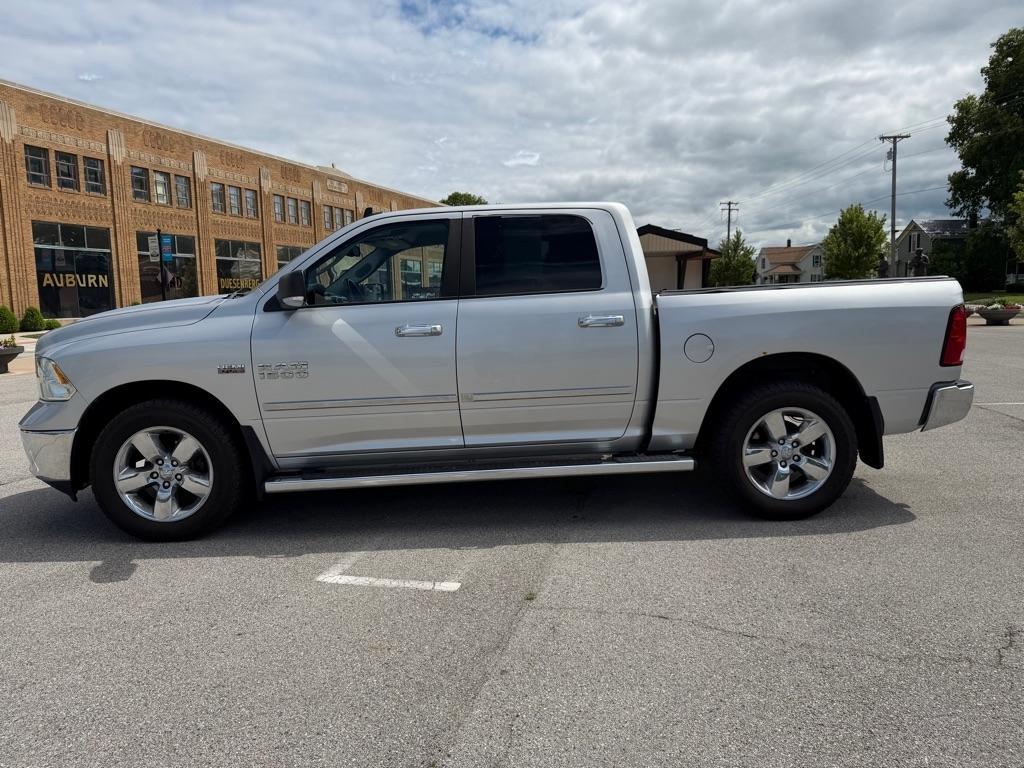 RAM 1500 SLT Crew Cab SWB 4WD 2015
