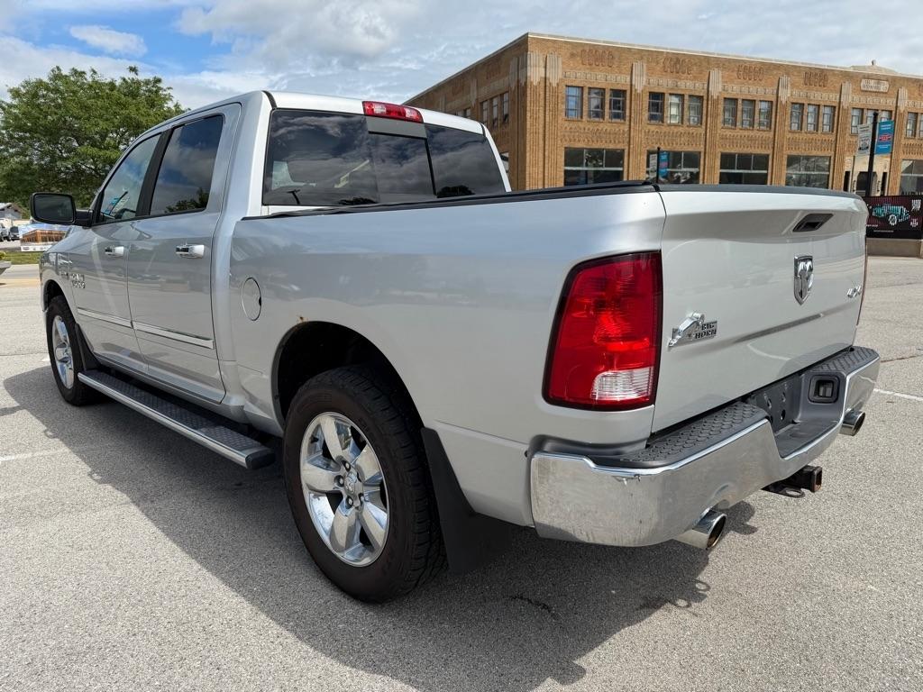 RAM 1500 SLT Crew Cab SWB 4WD 2015