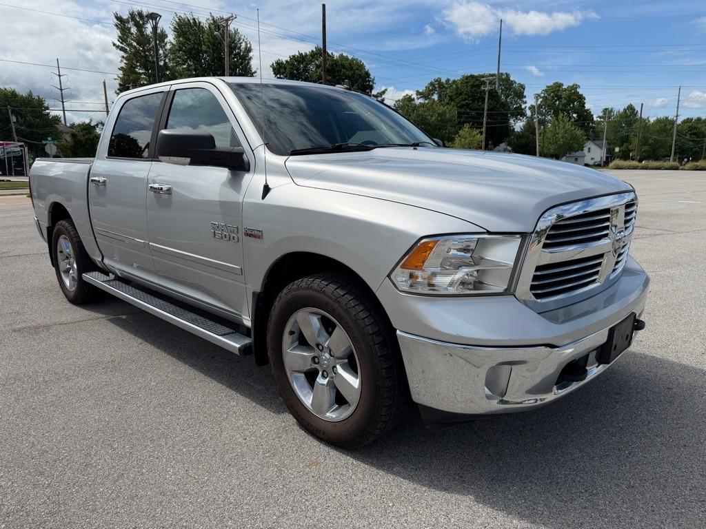 RAM 1500 SLT Crew Cab SWB 4WD 2015