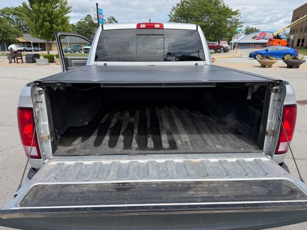 RAM 1500 SLT Crew Cab SWB 4WD 2015