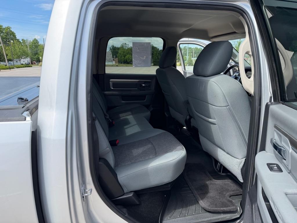 RAM 1500 SLT Crew Cab SWB 4WD 2015