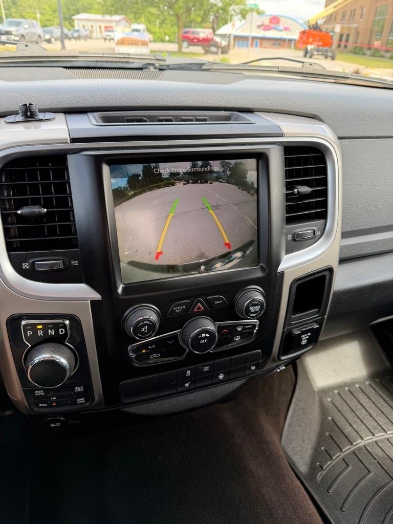 RAM 1500 SLT Crew Cab SWB 4WD 2015