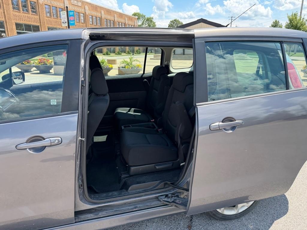 Mazda MAZDA5 Sport 2010