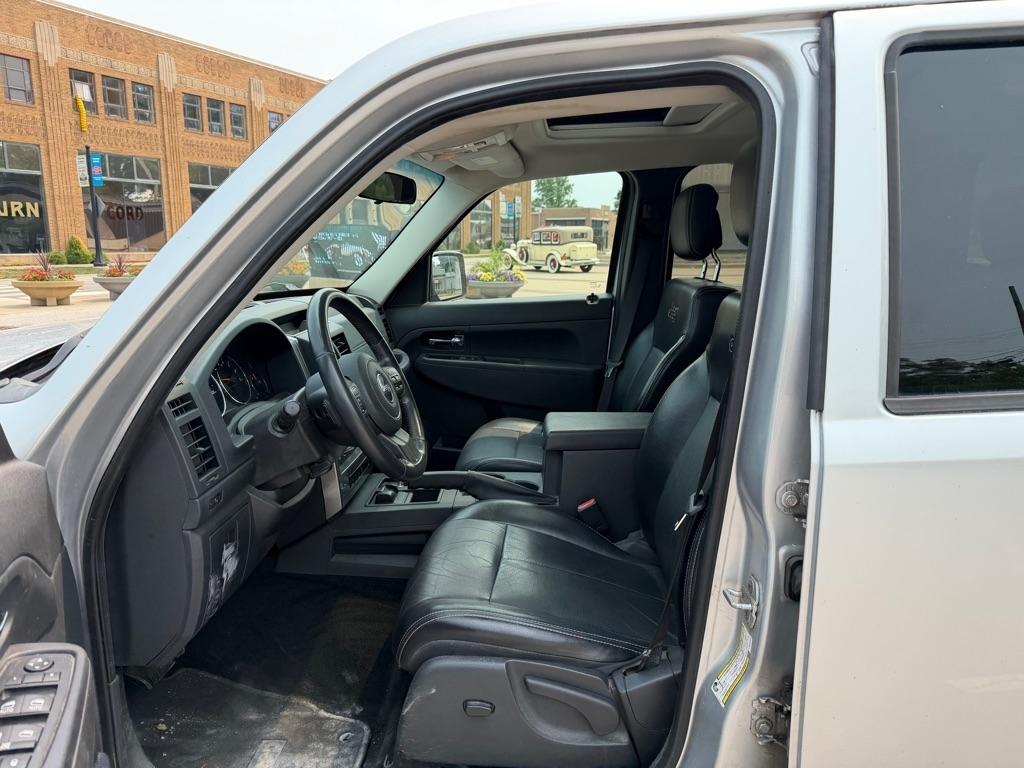 Jeep Liberty Sport 4WD 2011