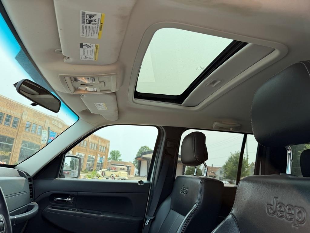Jeep Liberty Sport 4WD 2011
