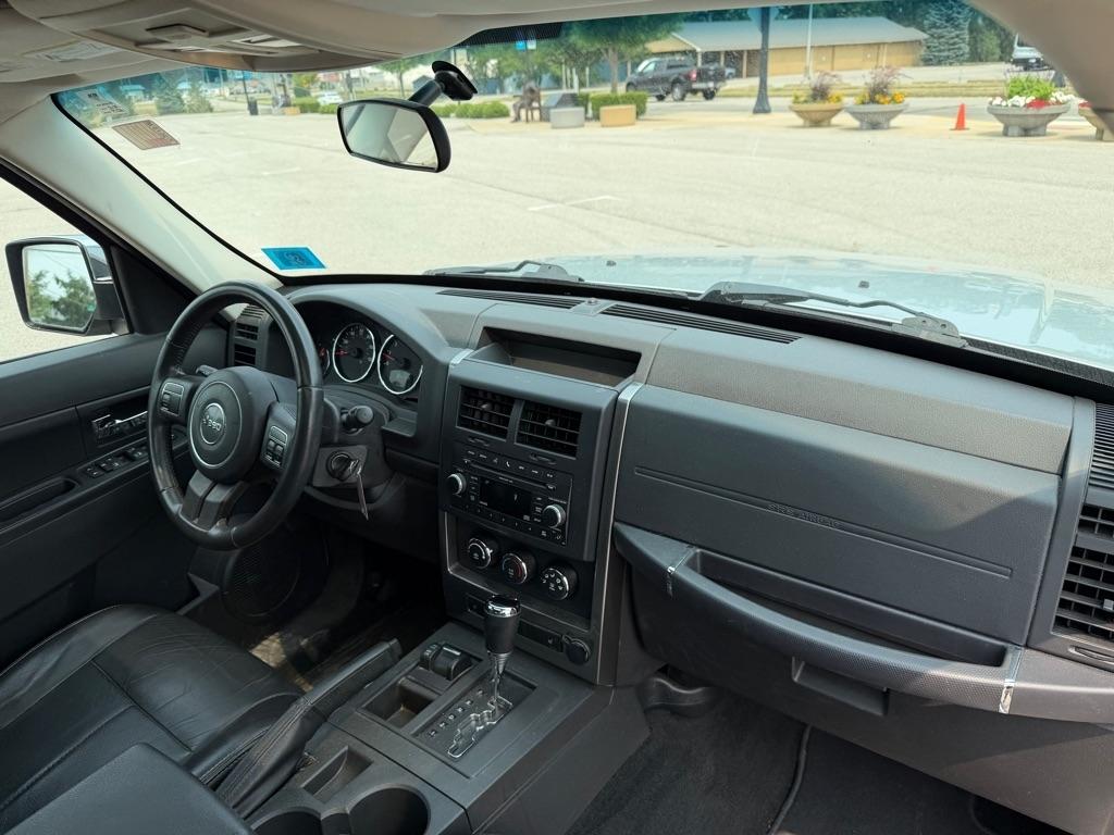 Jeep Liberty Sport 4WD 2011