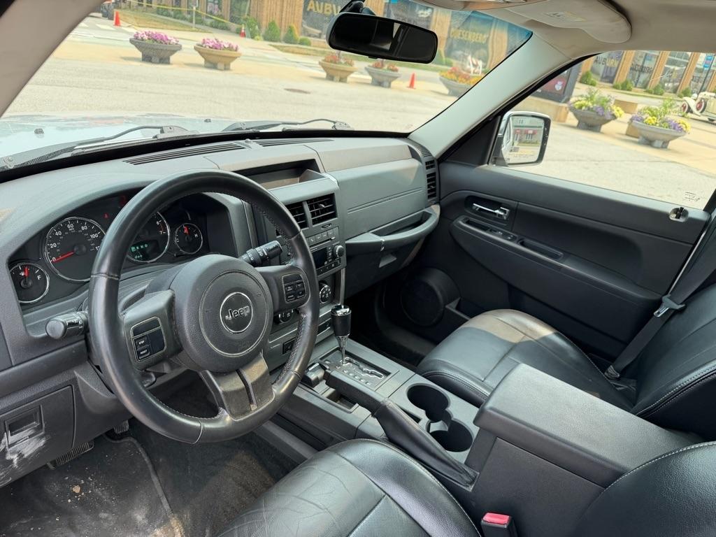 Jeep Liberty Sport 4WD 2011
