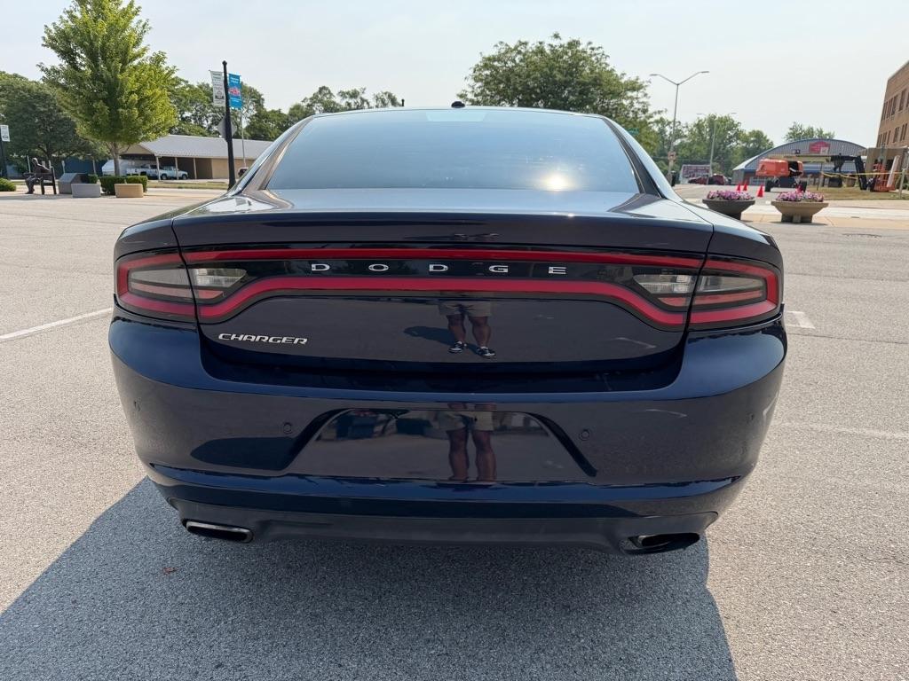 Dodge Charger SE 2015