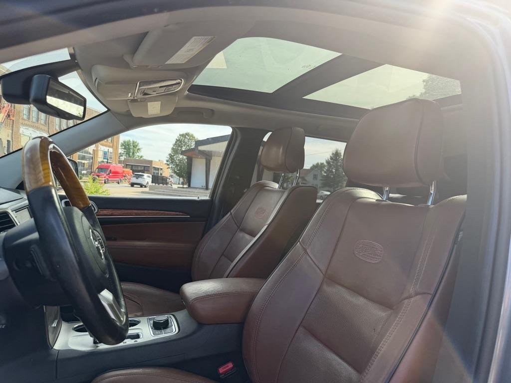 Jeep Grand Cherokee 4WD 4dr Overland 2011