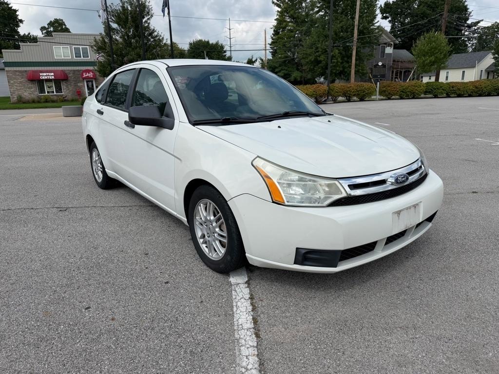 Ford Focus 4dr Sdn SE 2010