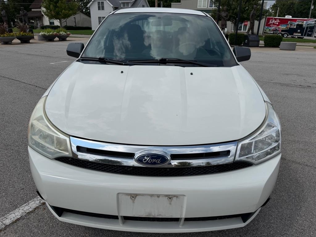 Ford Focus 4dr Sdn SE 2010