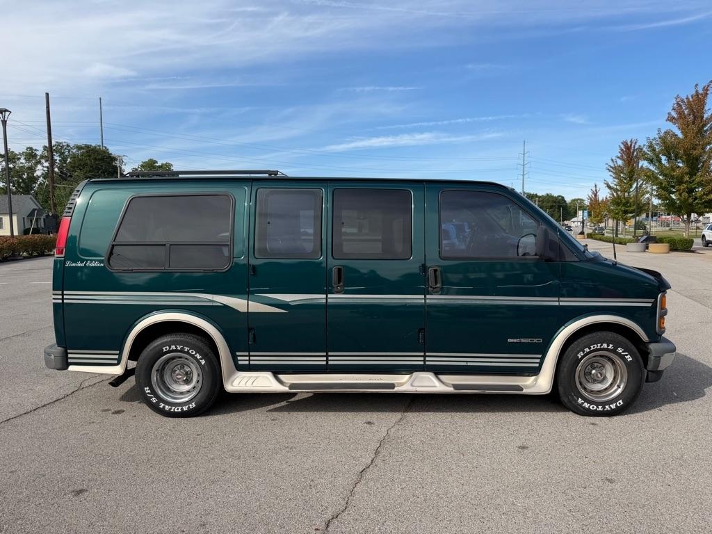 GMC Savana Cargo Van 1500 135" WB w/YF7 1998