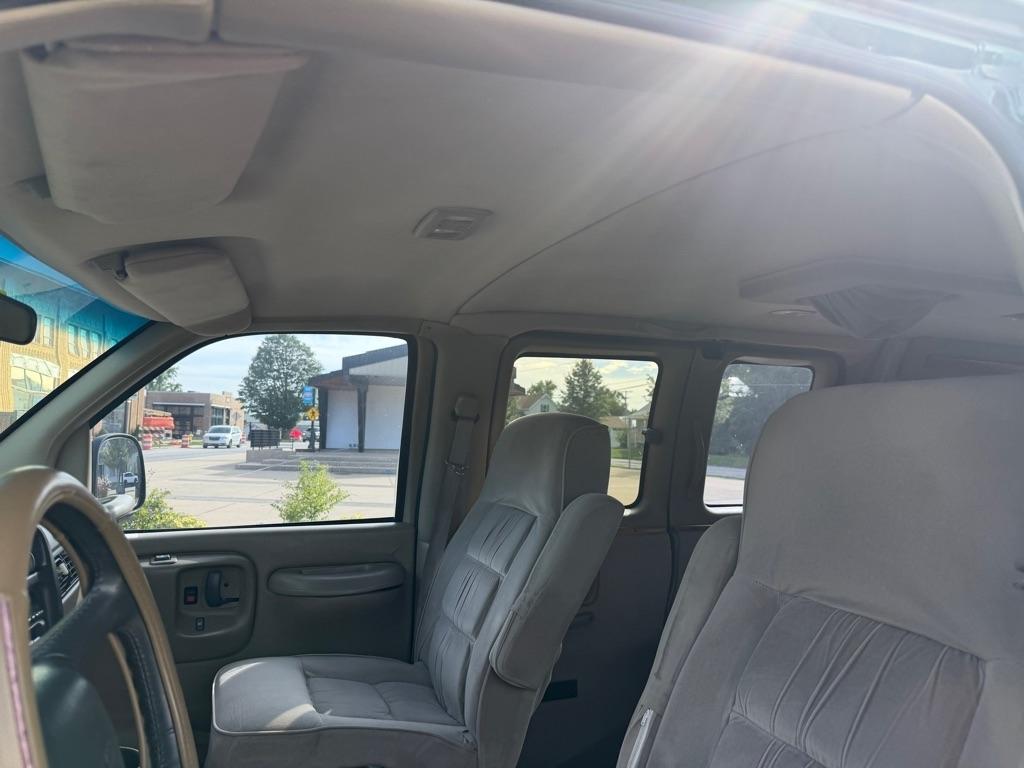 GMC Savana Cargo Van 1500 135" WB w/YF7 1998