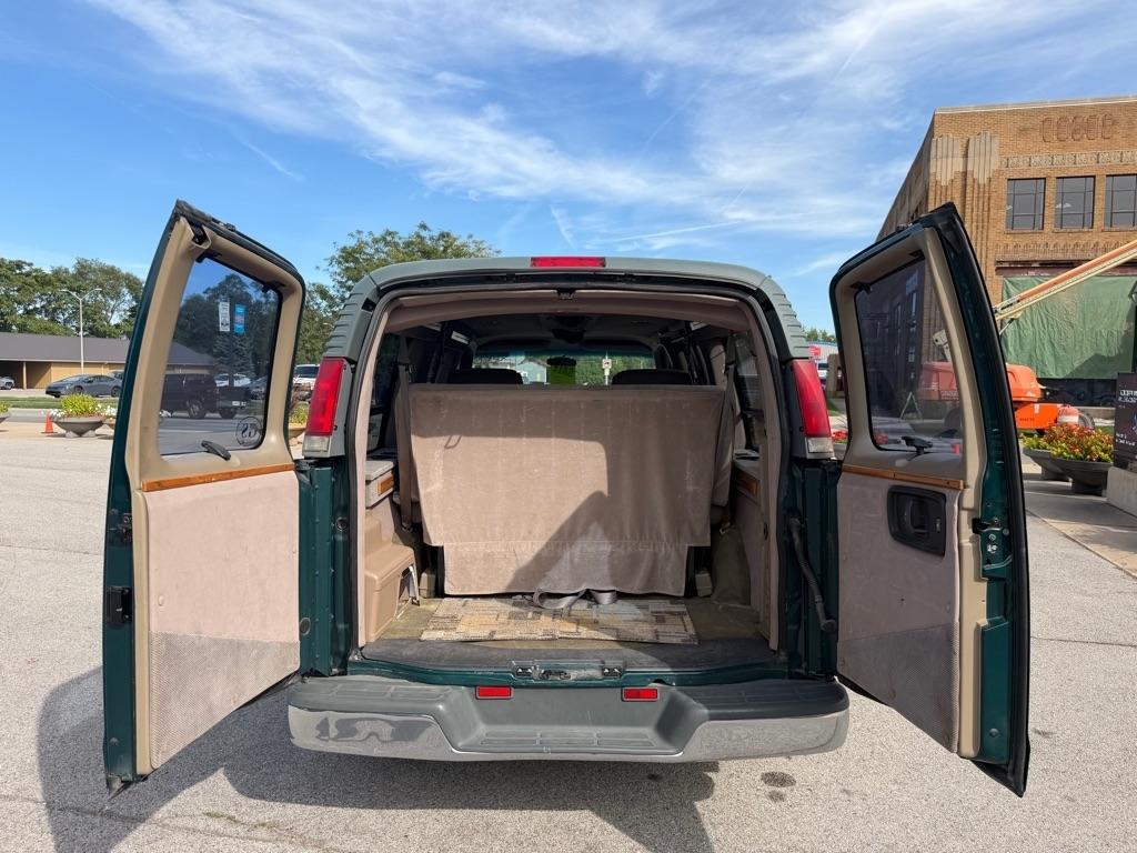 GMC Savana Cargo Van 1500 135" WB w/YF7 1998