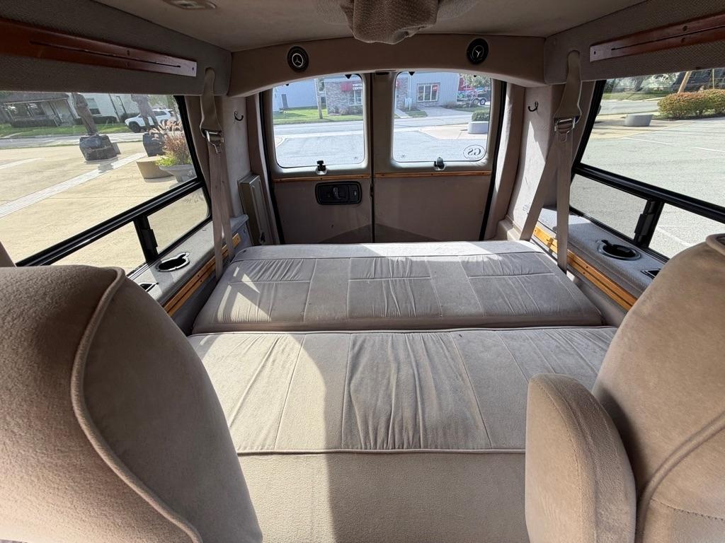 GMC Savana Cargo Van 1500 135" WB w/YF7 1998