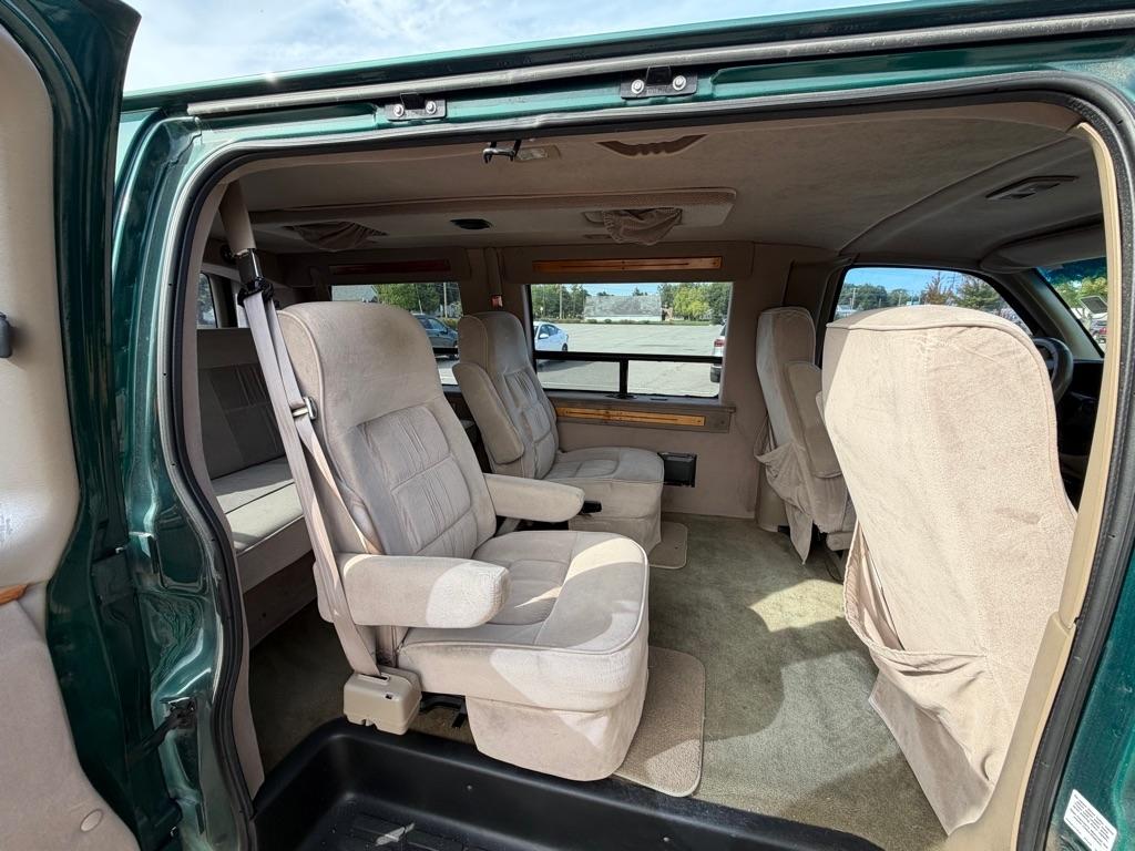 GMC Savana Cargo Van 1500 135" WB w/YF7 1998