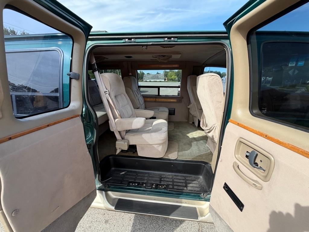 GMC Savana Cargo Van 1500 135" WB w/YF7 1998