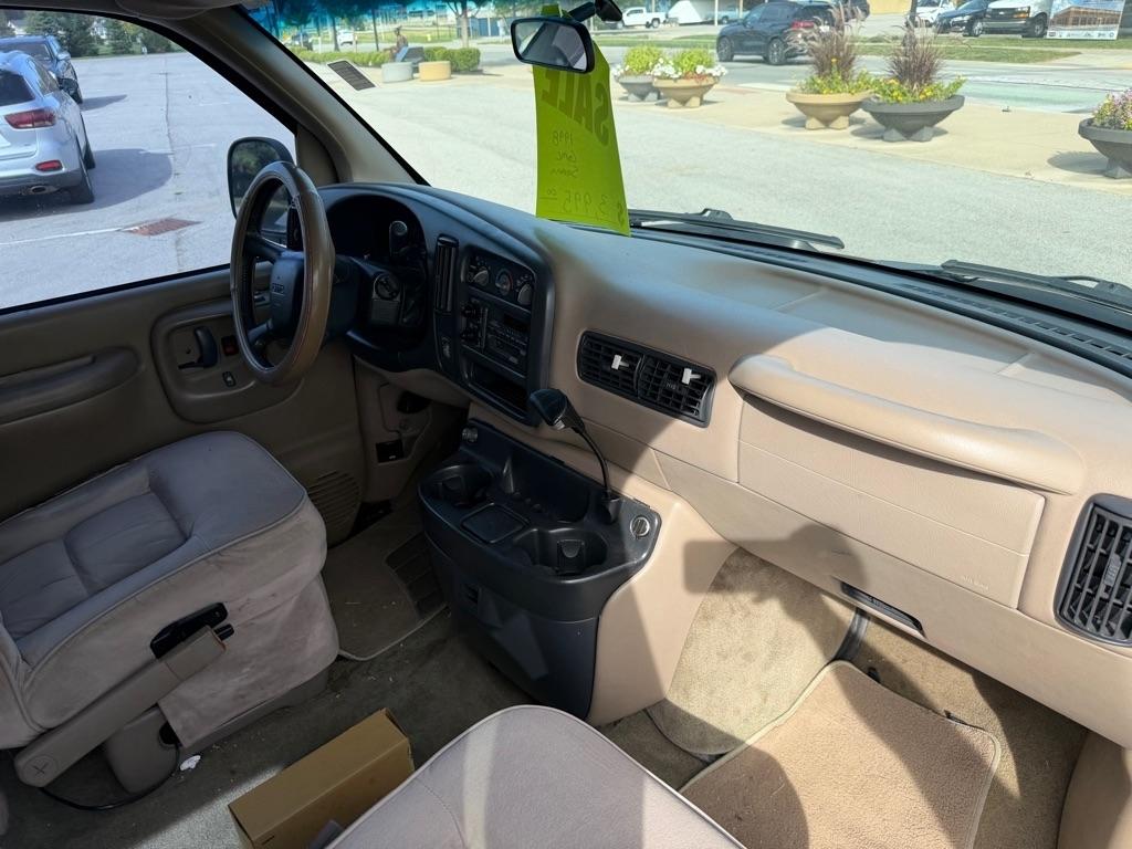 GMC Savana Cargo Van 1500 135" WB w/YF7 1998