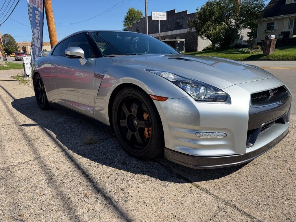 Nissan GT-R 2dr Cpe Premium 2013