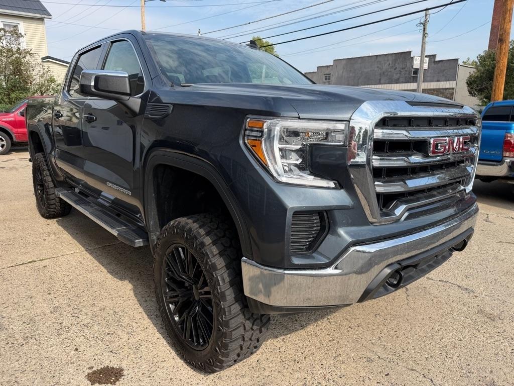 GMC Sierra 1500 Limited 4WD Crew Cab 147" SLE 2022