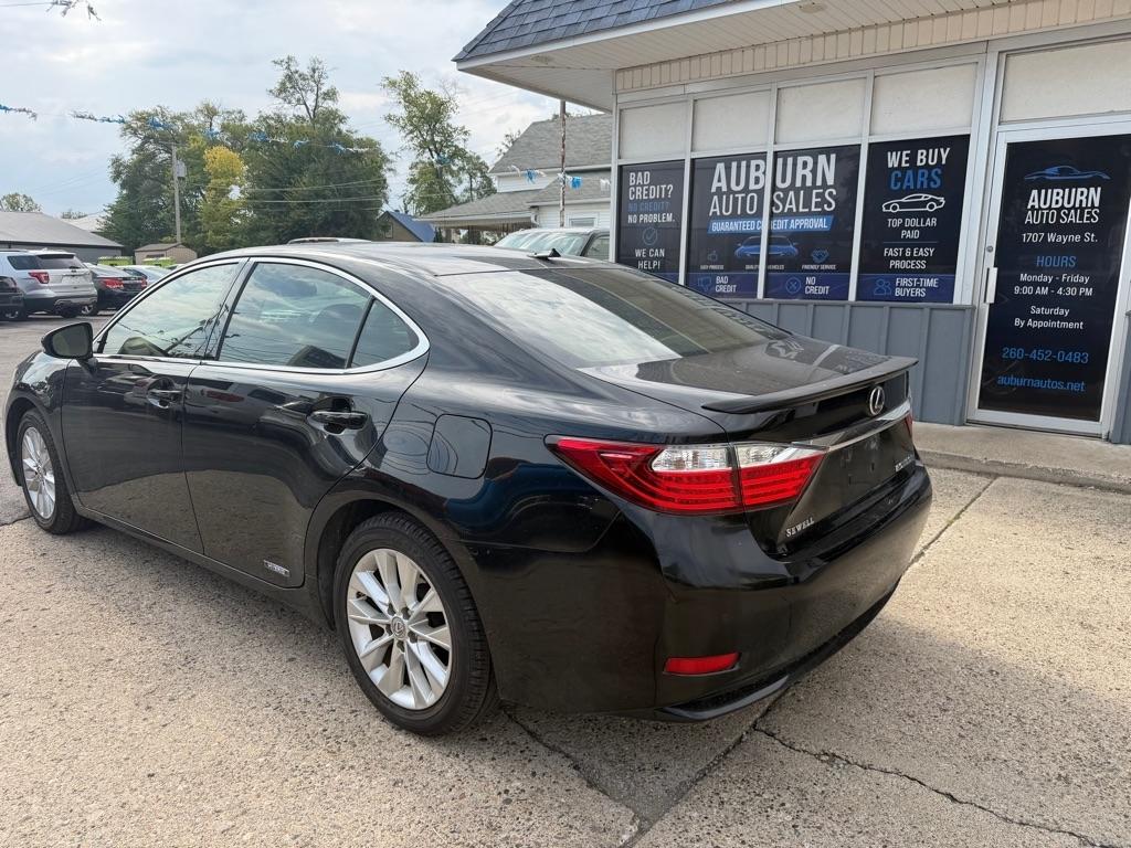 Lexus ES 300h 4dr Sdn Hybrid 2013
